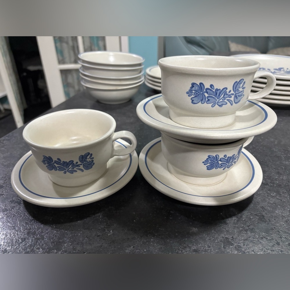 3x vintage 60s Pfaltzgraff Yorktowne tea/coffee cups with saucers